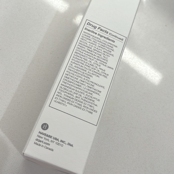 Dr Jart + Premium BB Tinted Moisturizer with Niacinamide and SPF 40 sunscreen - Picture 4 of 5